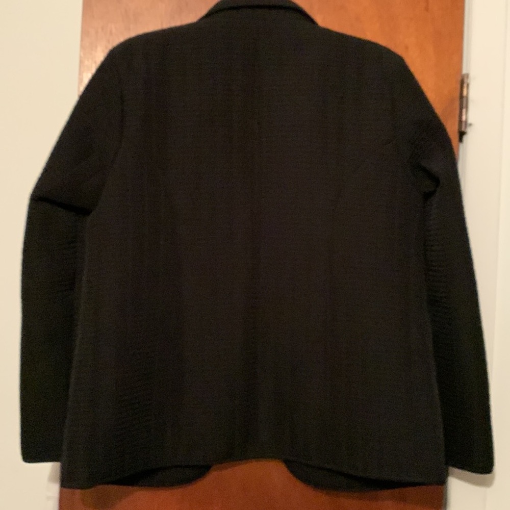 Gallery black quilted, car jacket lightly used - Picture 3 of 9
